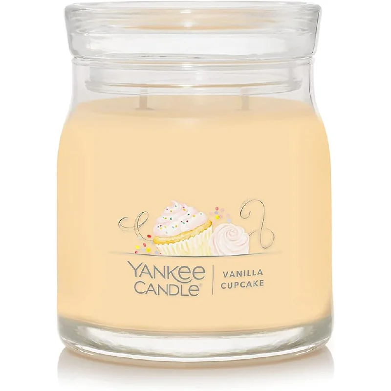 Yankee Candle : Signature Medium Jar in Vanilla Cupcake